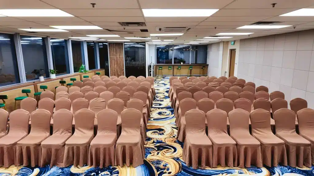 benefits of renting a venue for meetings