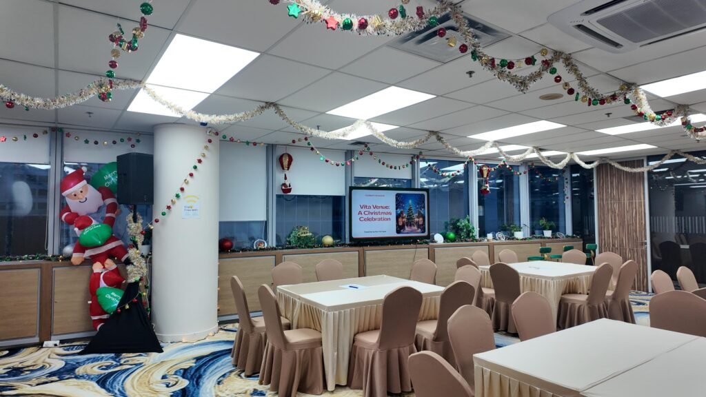 christmas themed meeting room